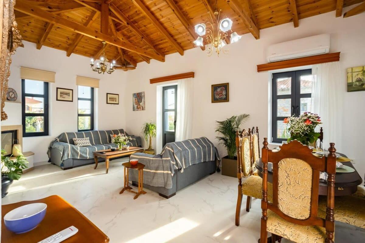 Mani Stone Built Home A Breath Away To The Sea Stoúpa Exterior foto