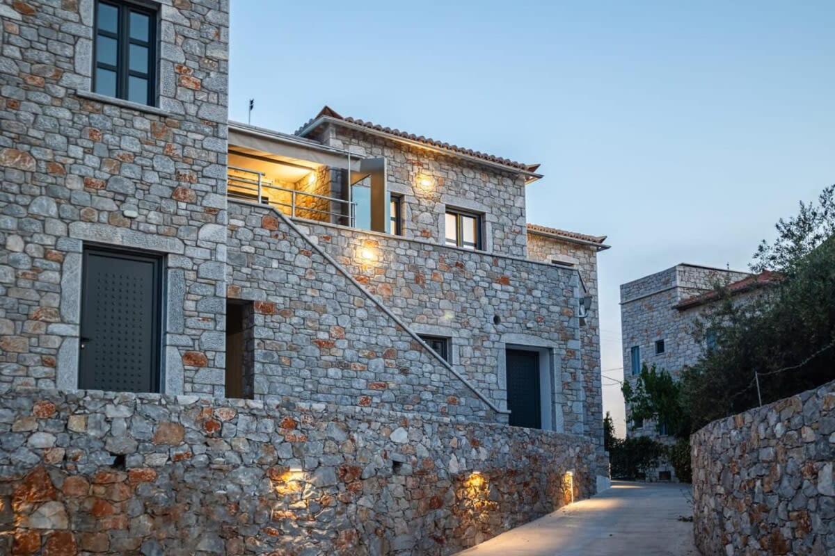 Mani Stone Built Home A Breath Away To The Sea Stoúpa Exterior foto